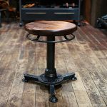 ウッド座面の「GANZ FACTORY STOOL」