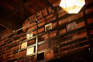 GANZで制作したCDラックとアイアンサイン・There東京（カスタムオーダー品）